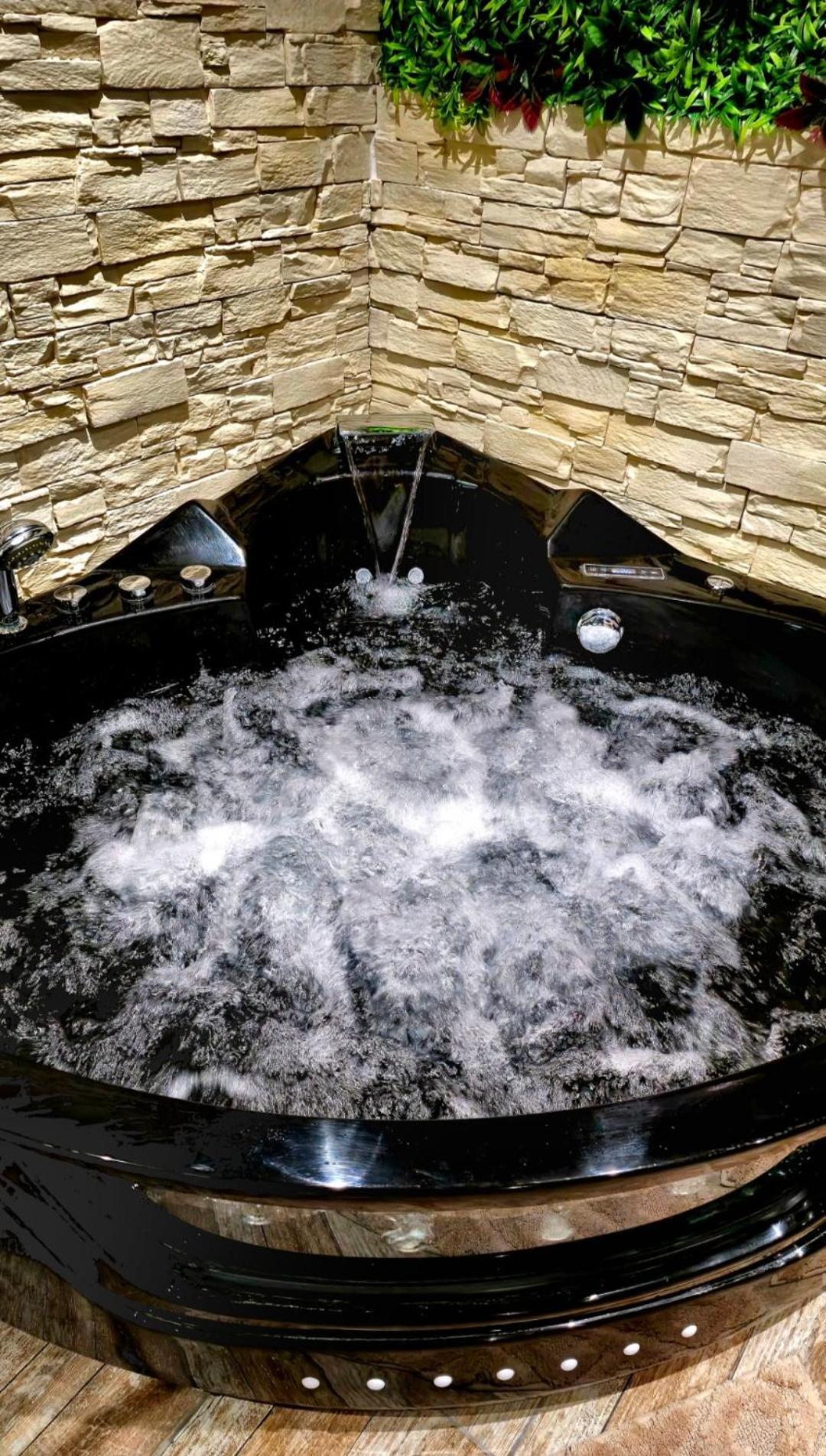Appartement Chambre Cosy - Jacuzzi - Little Room Вандом Экстерьер фото